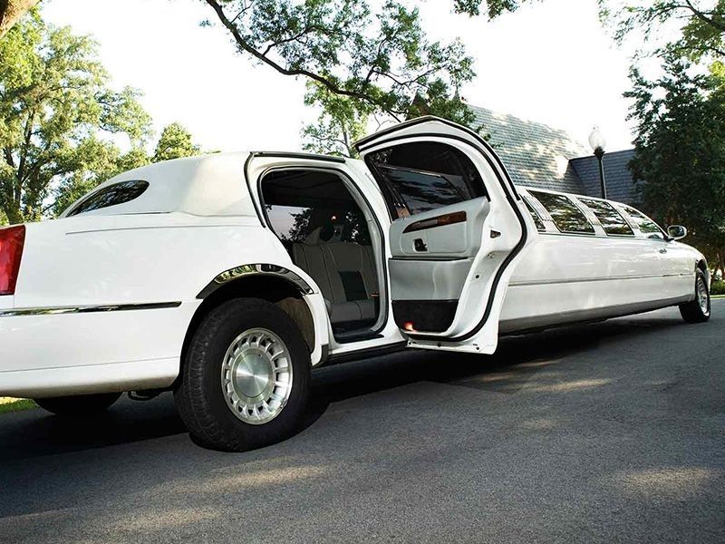 Feel Safe & Comfortable With Mississauga Limousine Services