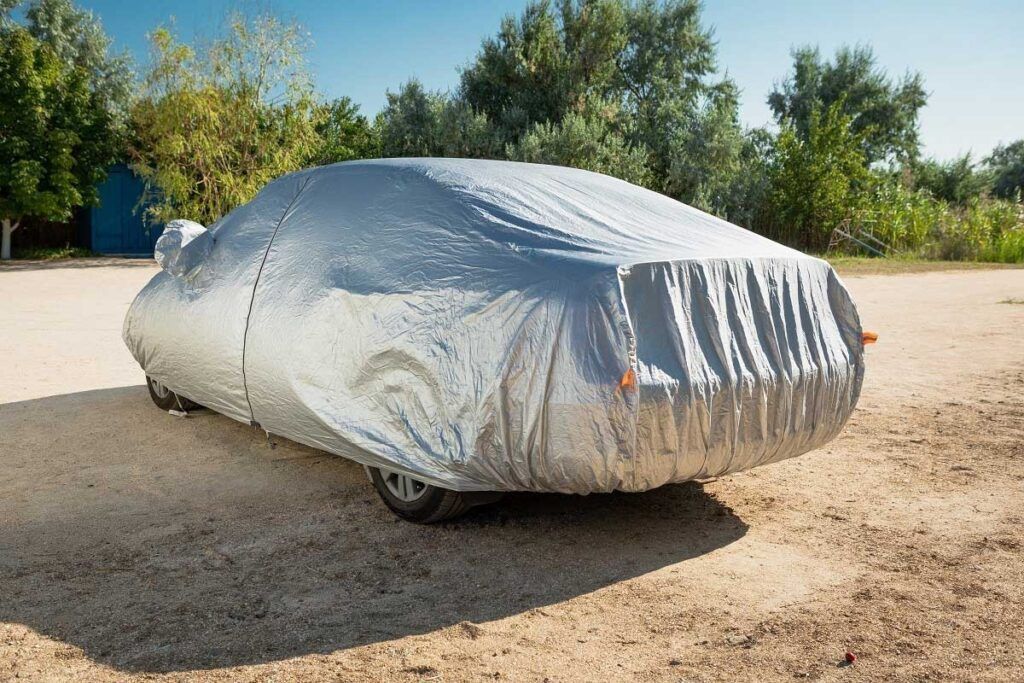 Things to look when buying a collapsible car cover from wholesale man