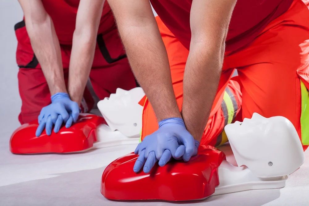 Stay Current And Save Lives: Finding The Best ACLS Renewal Courses