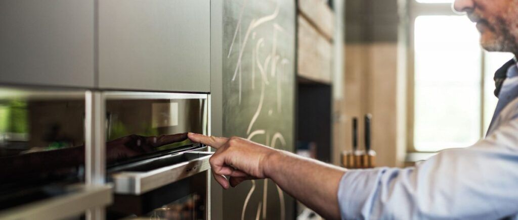 Things you must know when you like to install a built-in oven in your kitchen